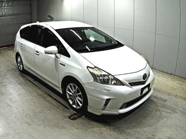 4088 Toyota Prius alpha ZVW40W 2013 г. (LAA Okayama)